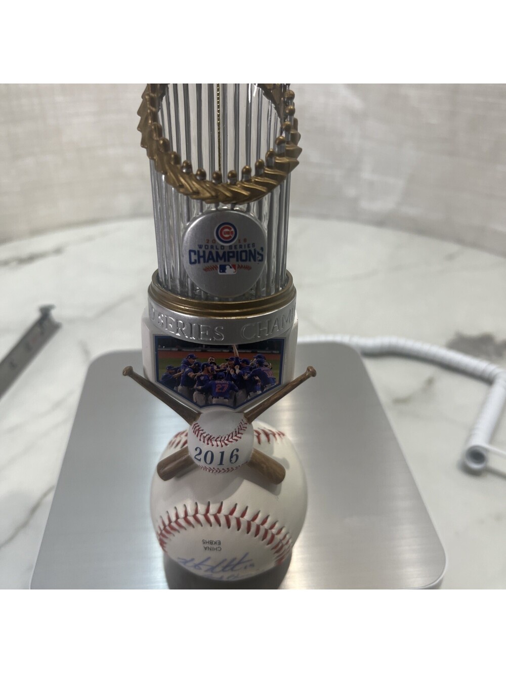 NIB 2016 World Series Champions Chicago Cubs Ornament Team